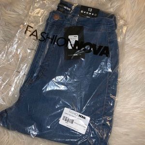 Fashion nova size 13 high waisted jeans